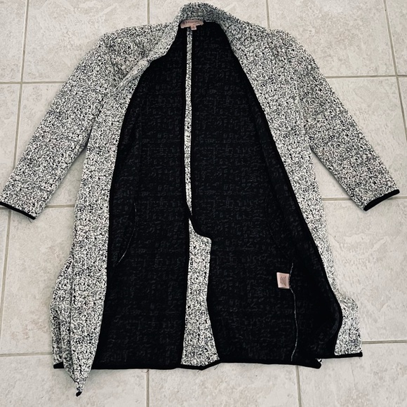 Philosophy Black and White Duster Coat - Picture 4 of 9